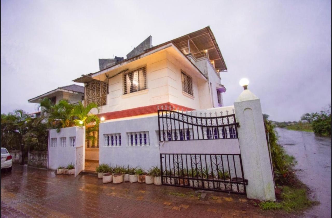 Laughtale Villa 4Bhk Swimming Pool Lonavala Exterior foto